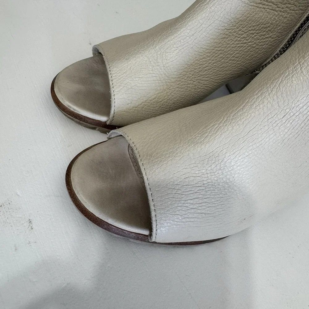 Sorel Nadia Beige‎ & Snakeskin Leather Peep Toe Ankle Booties Womens Size 9